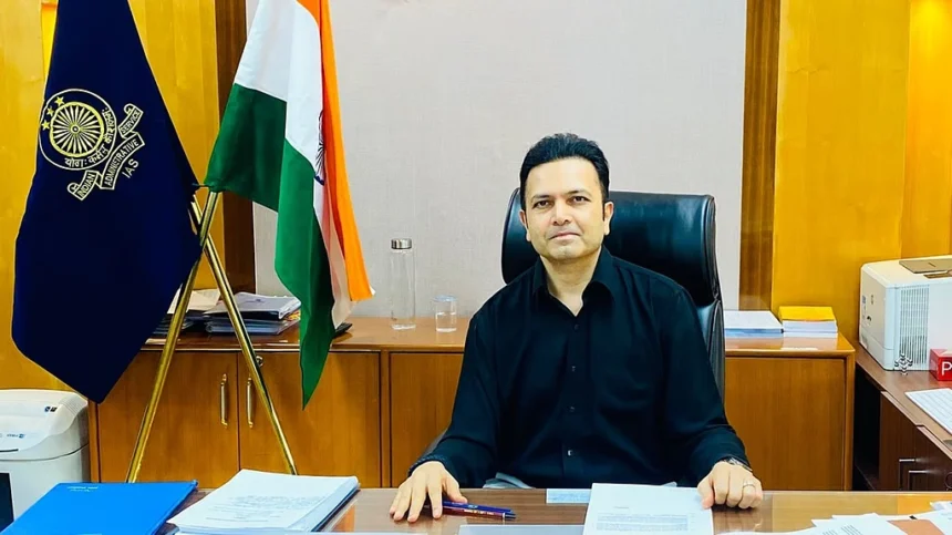 Govt appoints Akash Tripathi (IAS) as new Managing Director of SECIImage: wikipedia